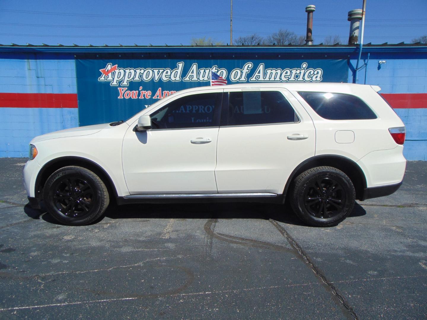 2012 White Dodge Durango (1C4RDHAG8CC) with an V6 3.6 Liter engine, Automatic, 5-Spd w/Overdrive transmission, located at 2105 Dixie Hwy, Louisville, KY, 40210, (502) 772-3333, 38.220932, -85.795441 - Photo#1